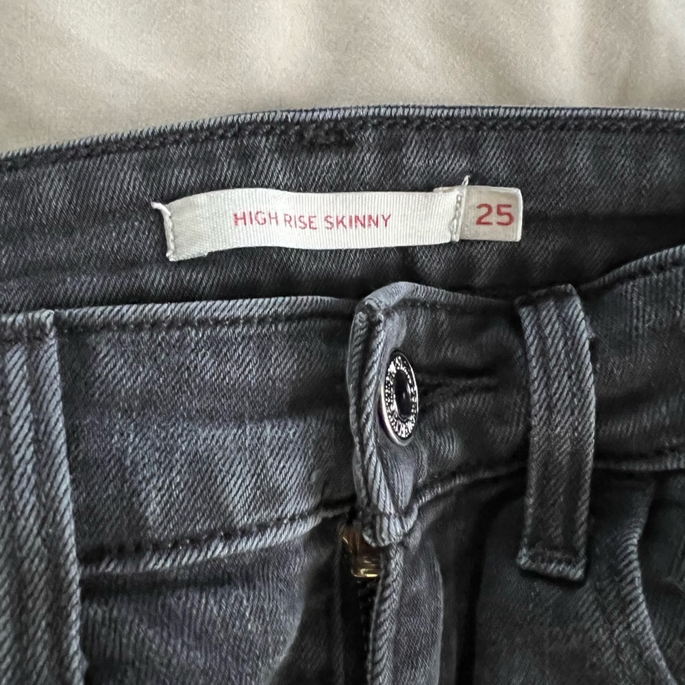 Levi’s High Waisted Skinny Jeans